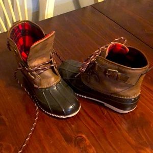 Women’s duck boots